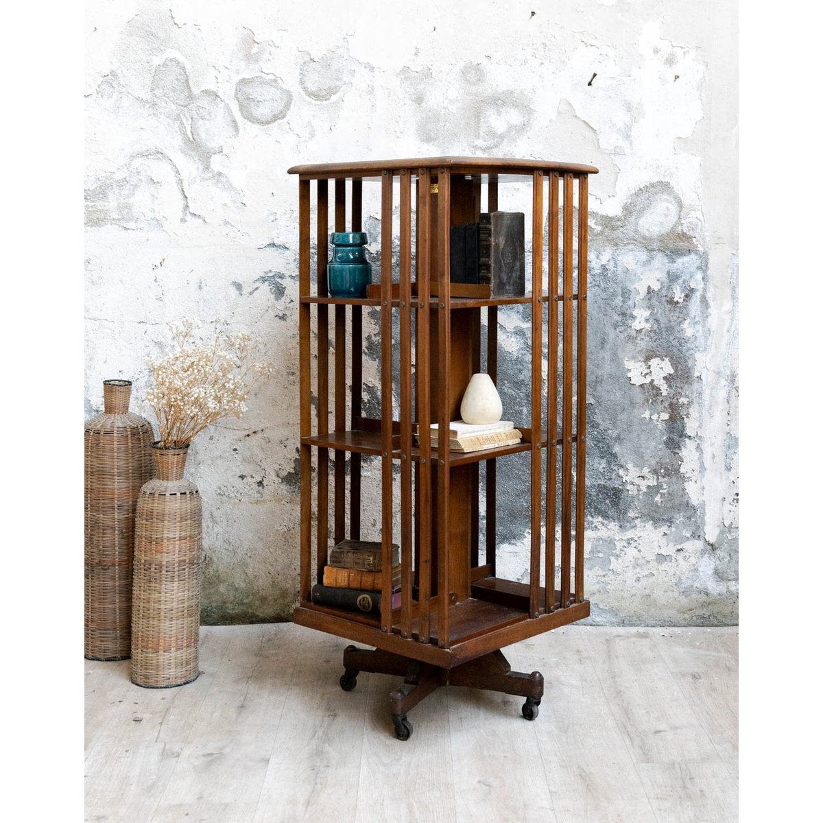 Bibliothèque tournante en bois foncé Madeleine N°748 - Bon état bois foncé, DEBONGOUT