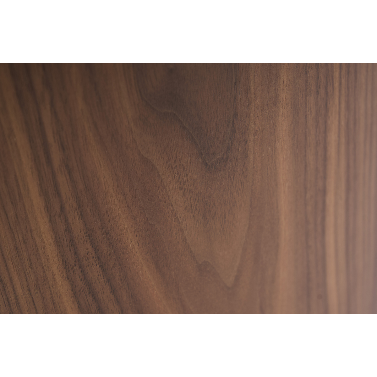 Table basse design ovale en bois foncé noyer L120 cm ASSA couleur unique, MILIBOO