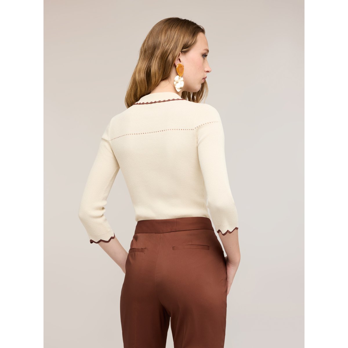 Cardigan avec bordures brodées beige, MOTIVI
