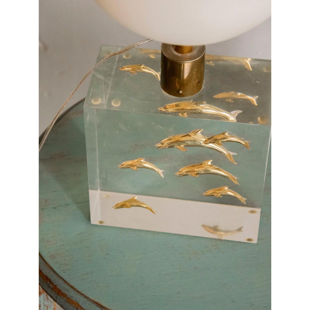 Lampe aux dauphins sculptés Suzanne N°642 - Bon état transparent, DEBONGOUT