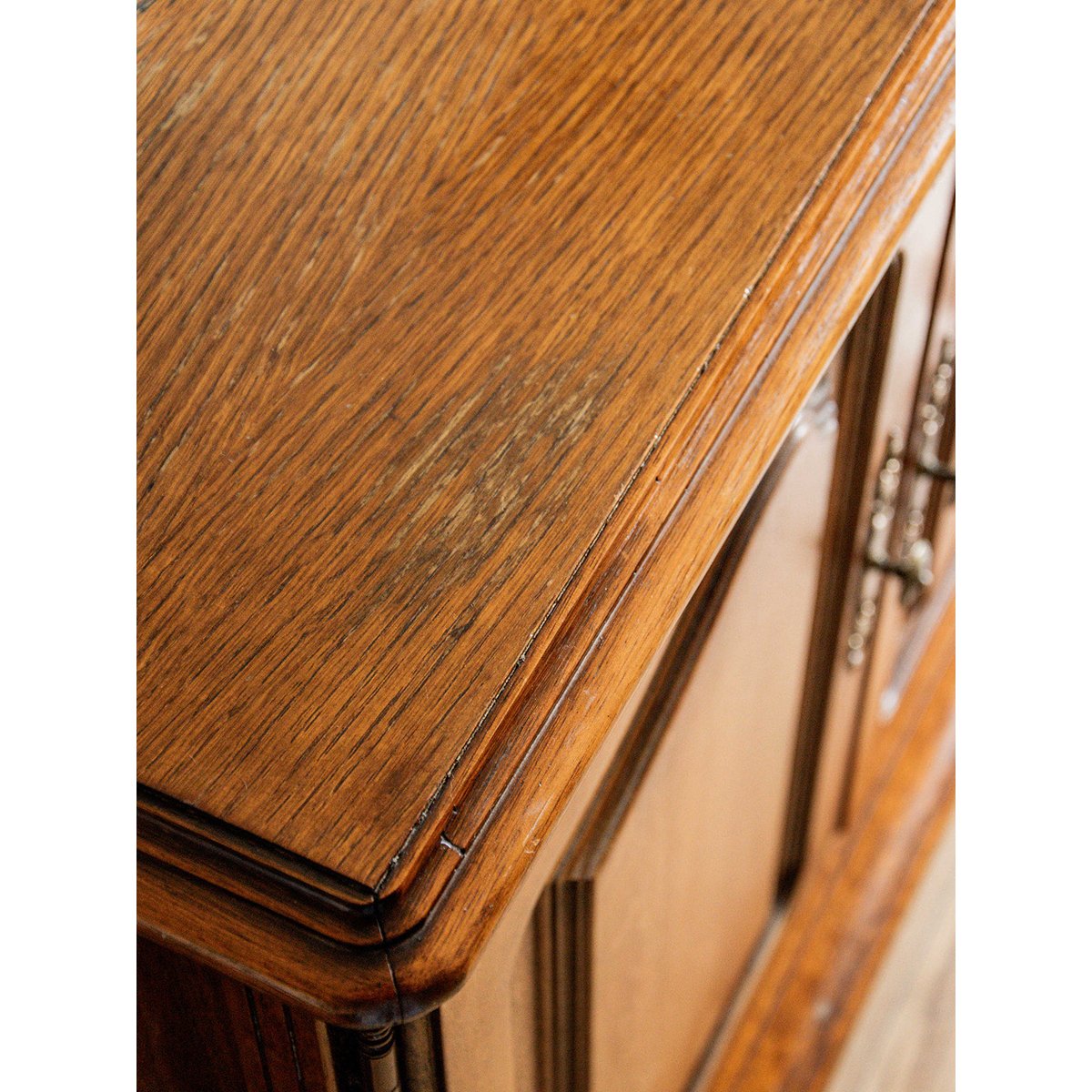 Buffet en bois Gilbert N°229 - Bon état bois, DEBONGOUT