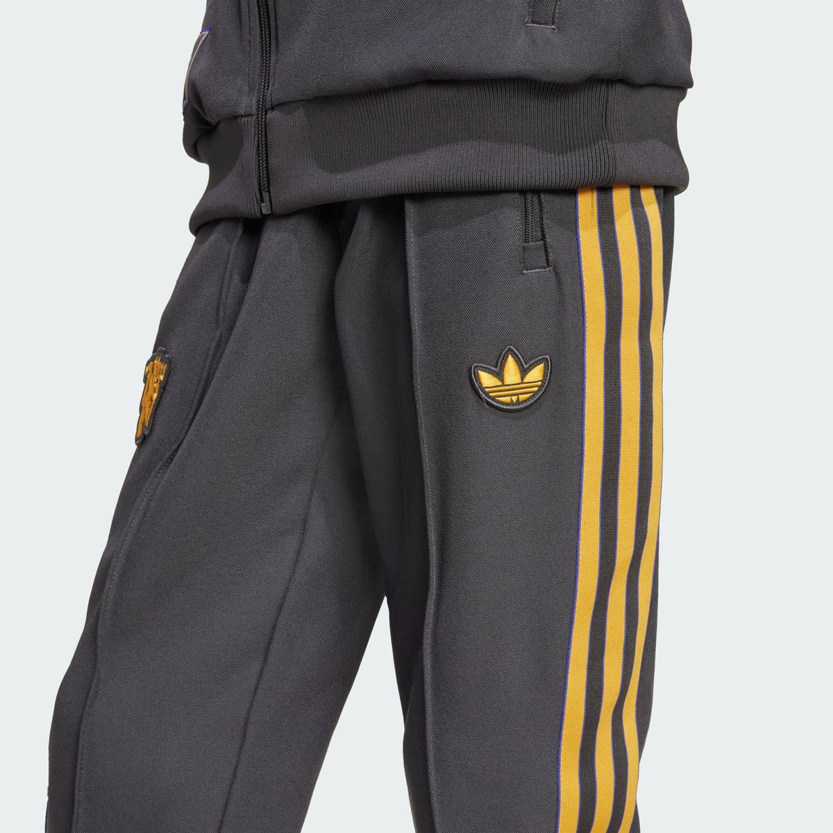 Pantalon De Survêtement Manchester United Terrace Icons Pantalon De Survêtement Manchester United Terrace Icons utility black, adidas Originals