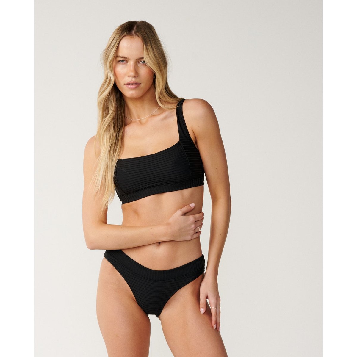 Haut de maillot de bain PREMIUM SURF D-DD CROP noir, RIP CURL