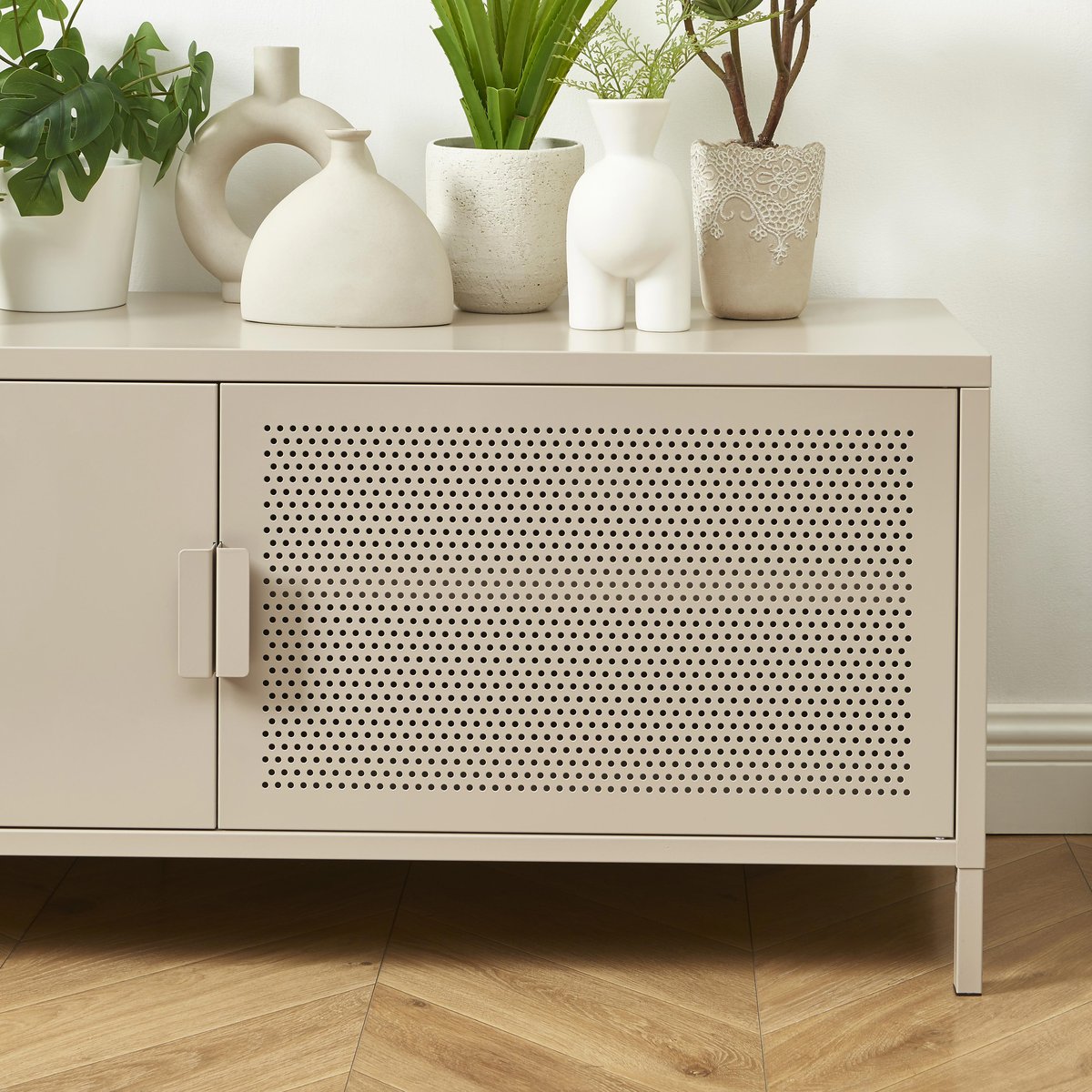Meuble TV en acier taupe, PANTONE
