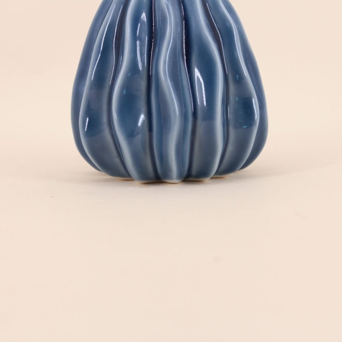 Vase en céramique structuré, H9cm bleu, ORNAMI