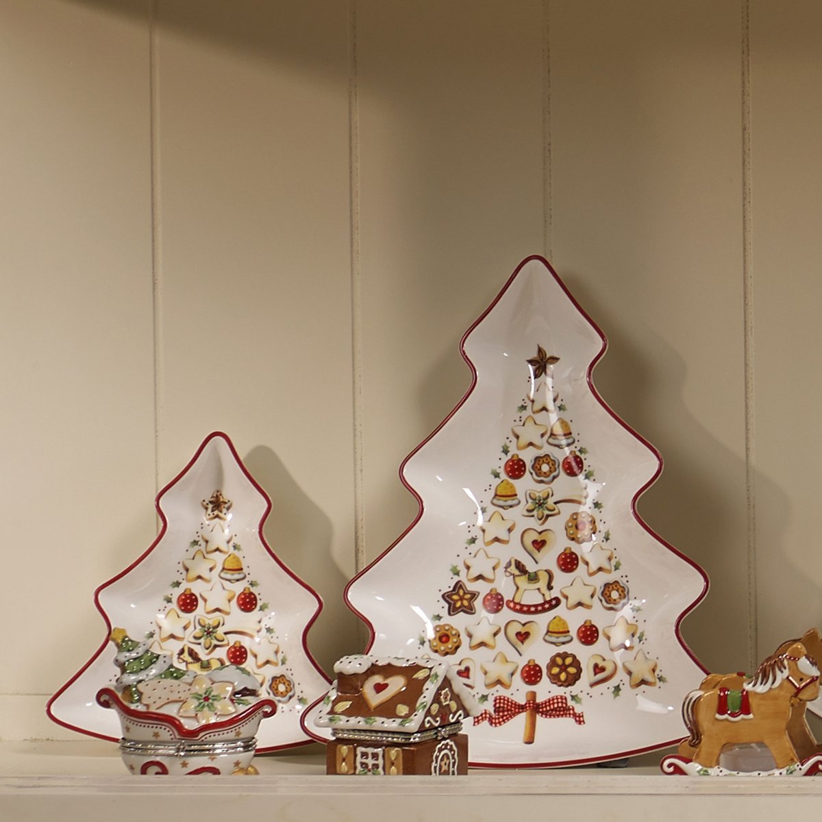 Bol En Forme De Sapin WINTER BAKERY DELIGHT rouge, VILLEROY & BOCH