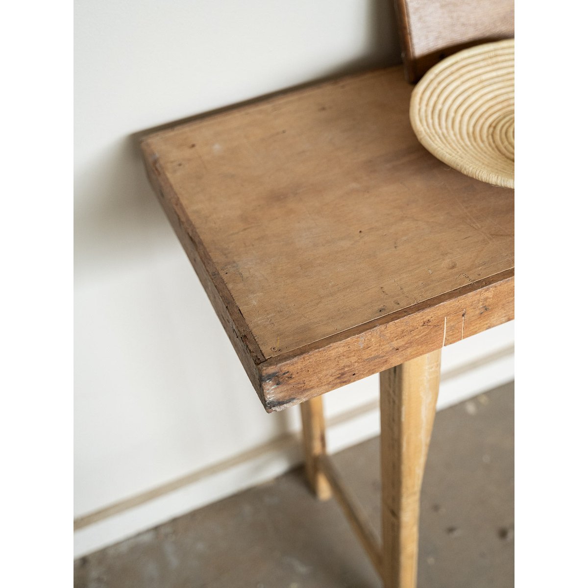 Longue console en bois de campagne Francine N°1582 - Bon état bois clair, DEBONGOUT