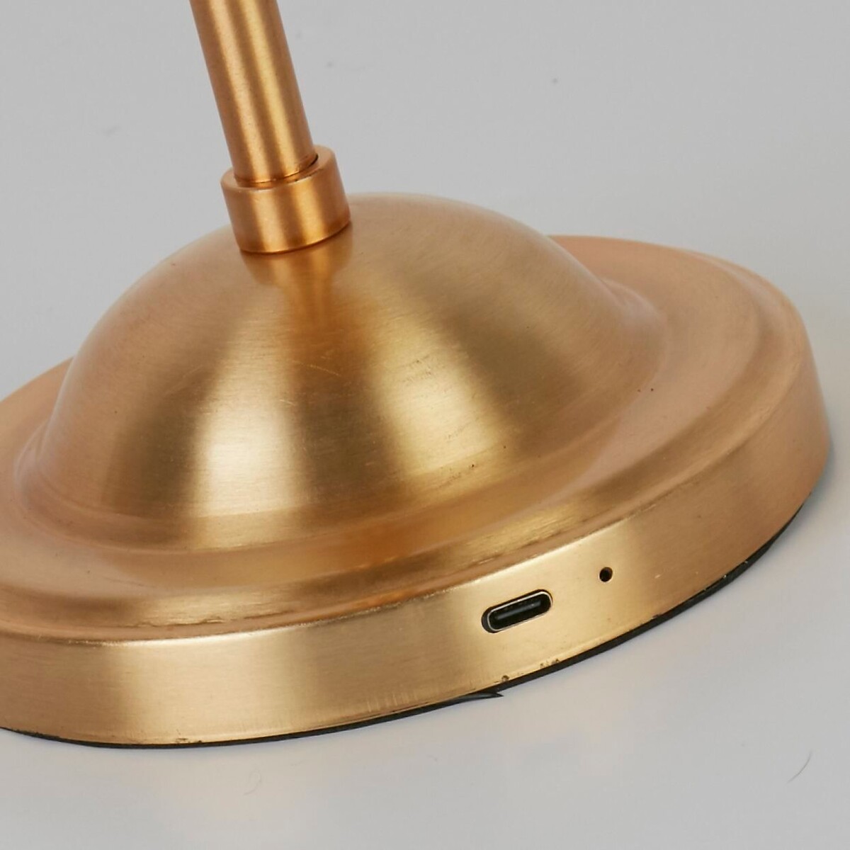 Loures Rechargeable Table Lamp with Rattan Shade in Gold gold-coloured, SO'HOME