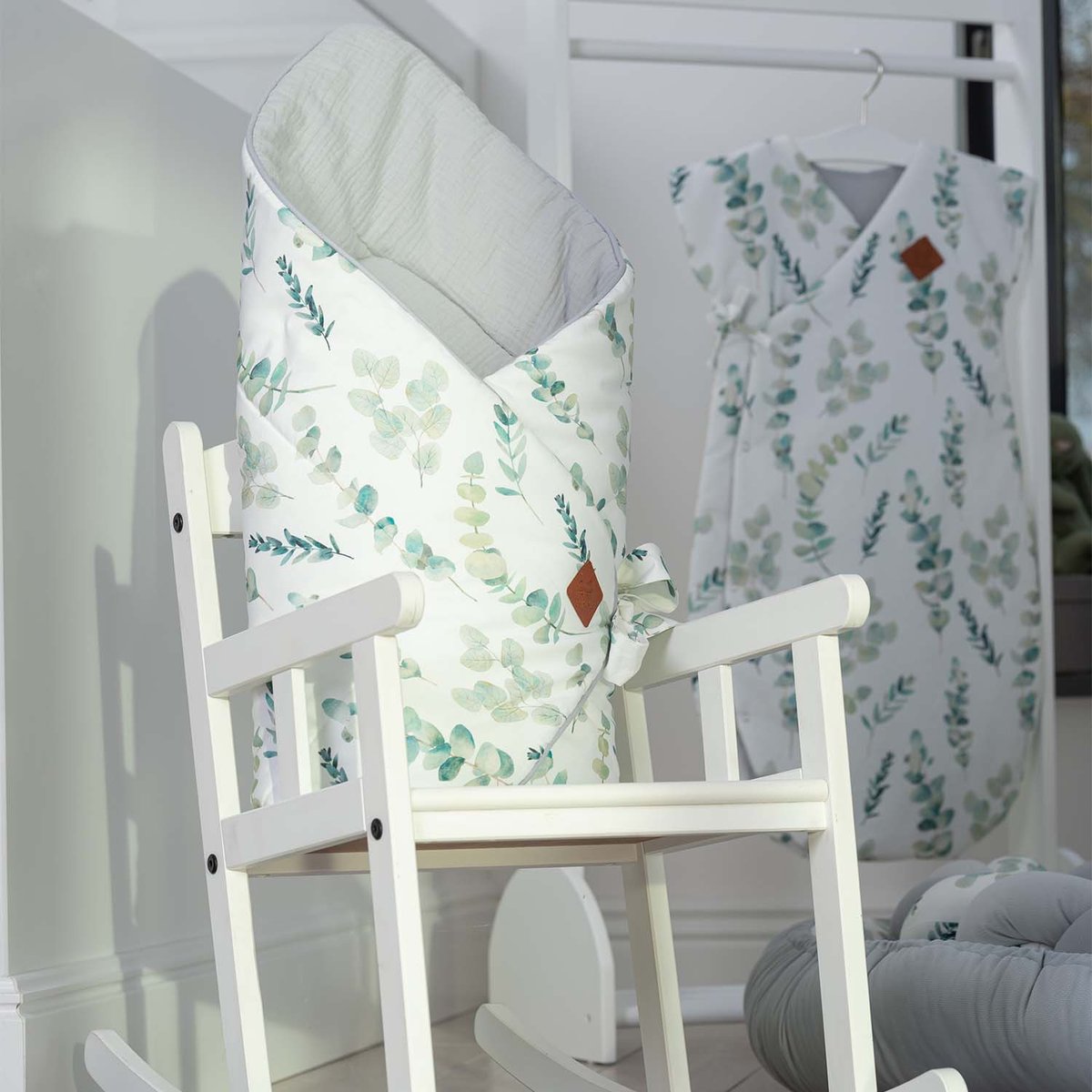Gigoteuse d'emmaillotage en gaze de coton EUCALYPTUS gris, SEVIRA KIDS