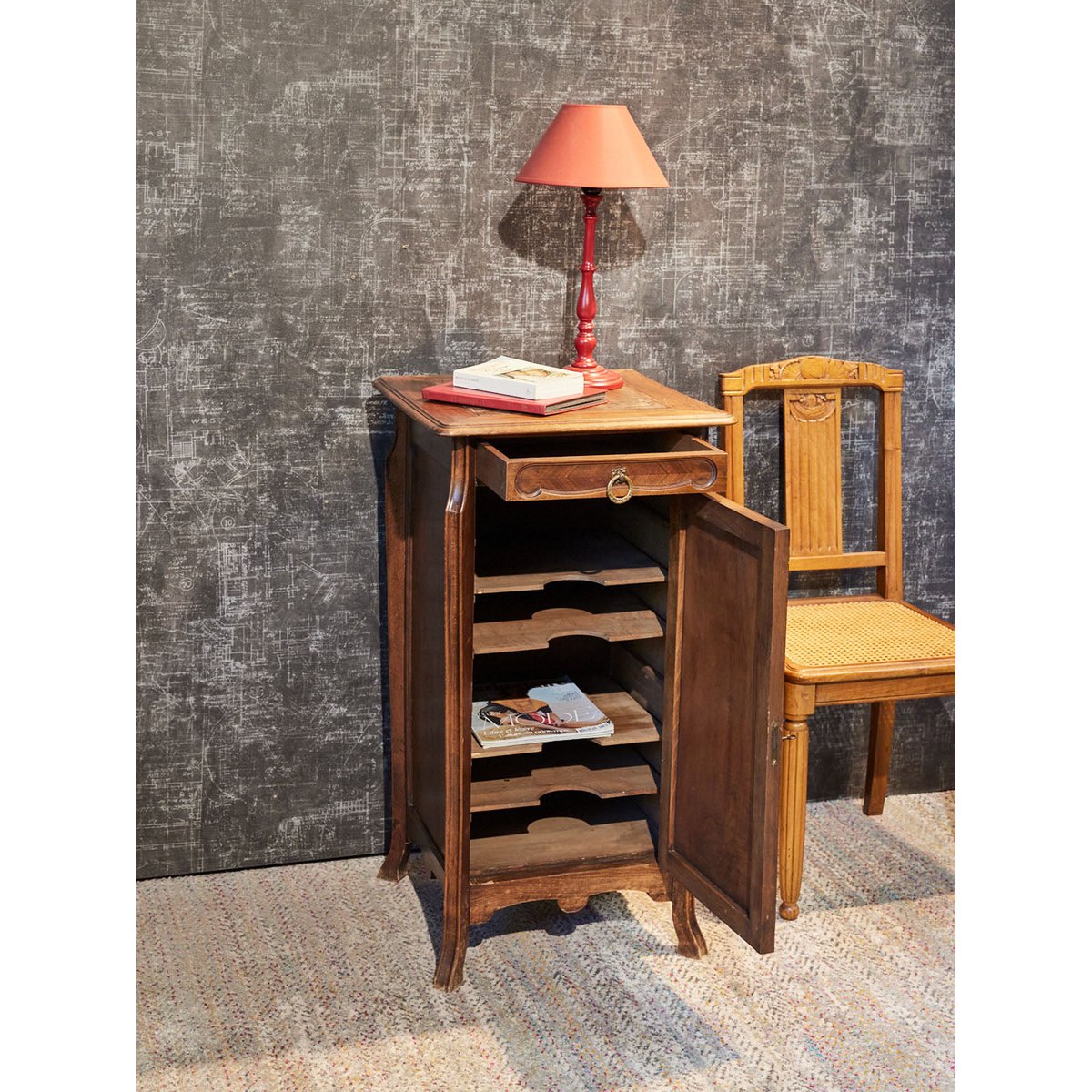 Table d'appoint en bois Francine N°1556 - Bon état bois foncé, DEBONGOUT