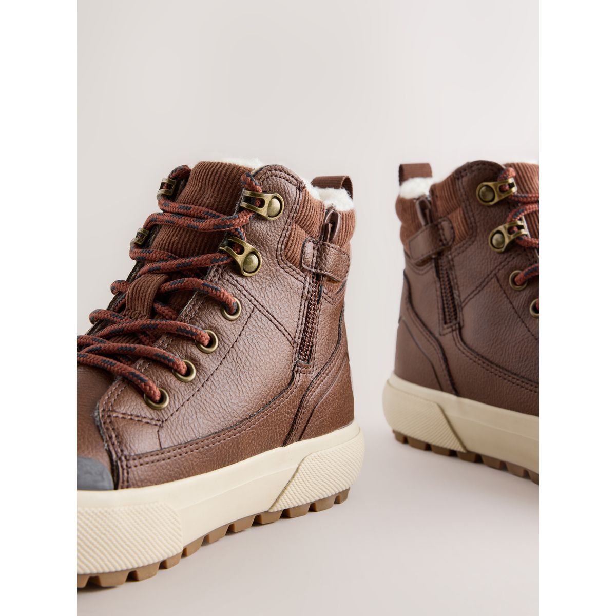 Bottines montantes à doublure chaude marron chocolat, NEXT