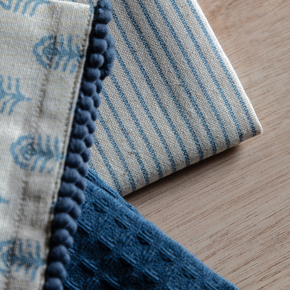 Set of 3 Flora Floral Stamp Tea Towel blue, ÉDITÉ