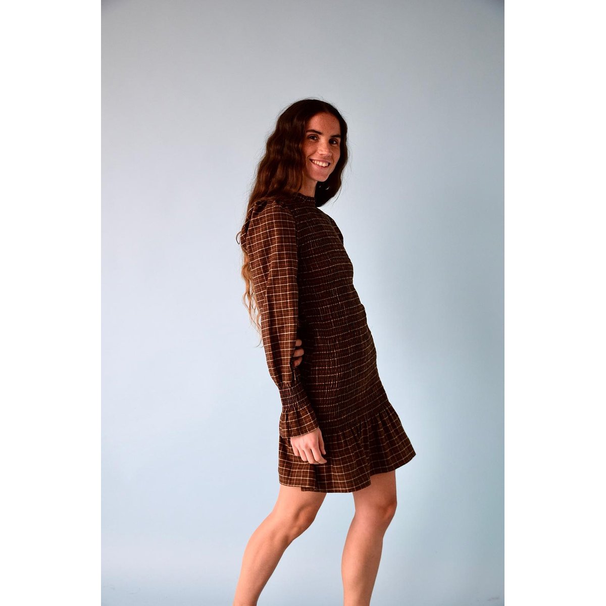 Robe smockée petits carreaux CHÍA marron, MINDTRAVELER
