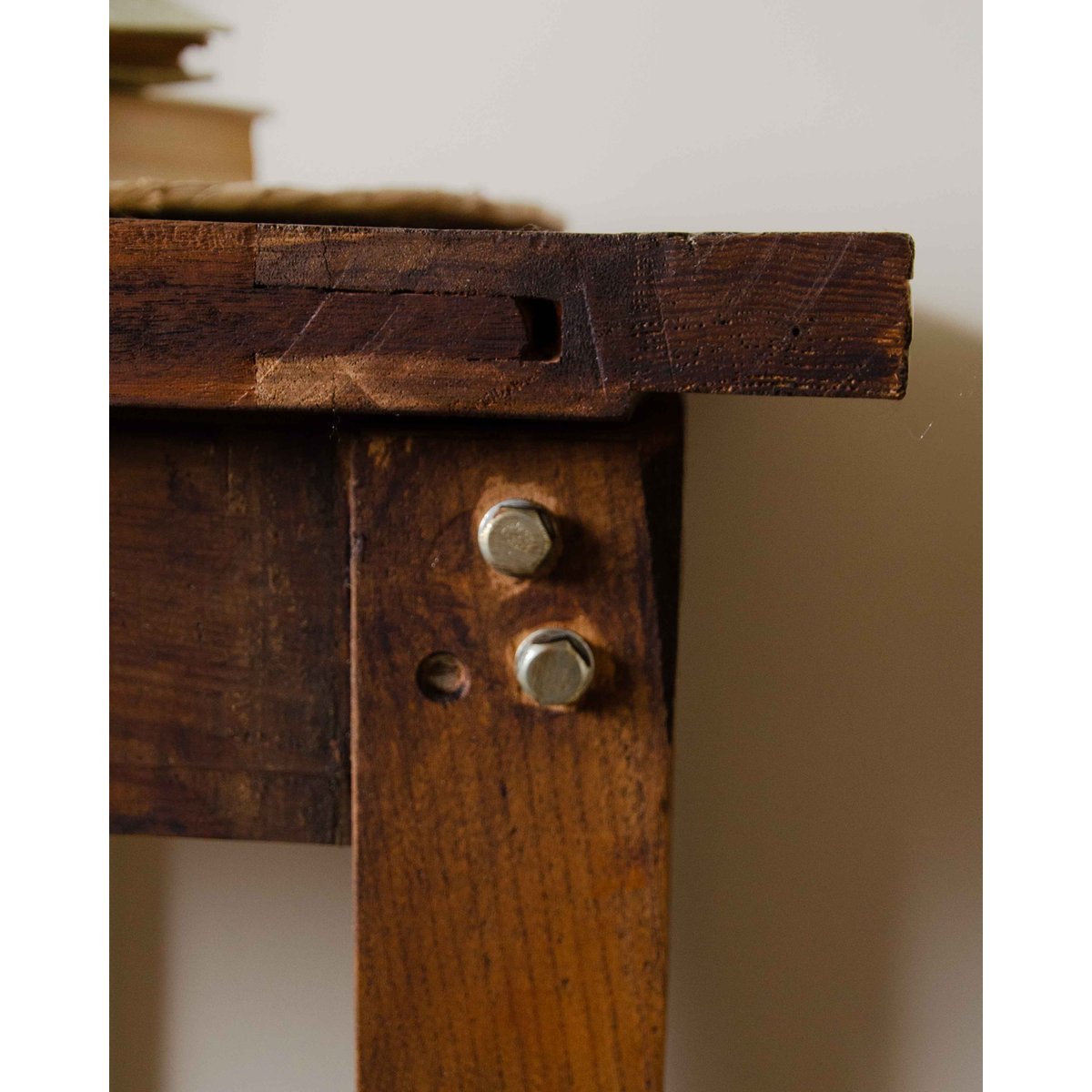 Table d'estaminet Romy N°1416 - Bon état bois foncé, DEBONGOUT