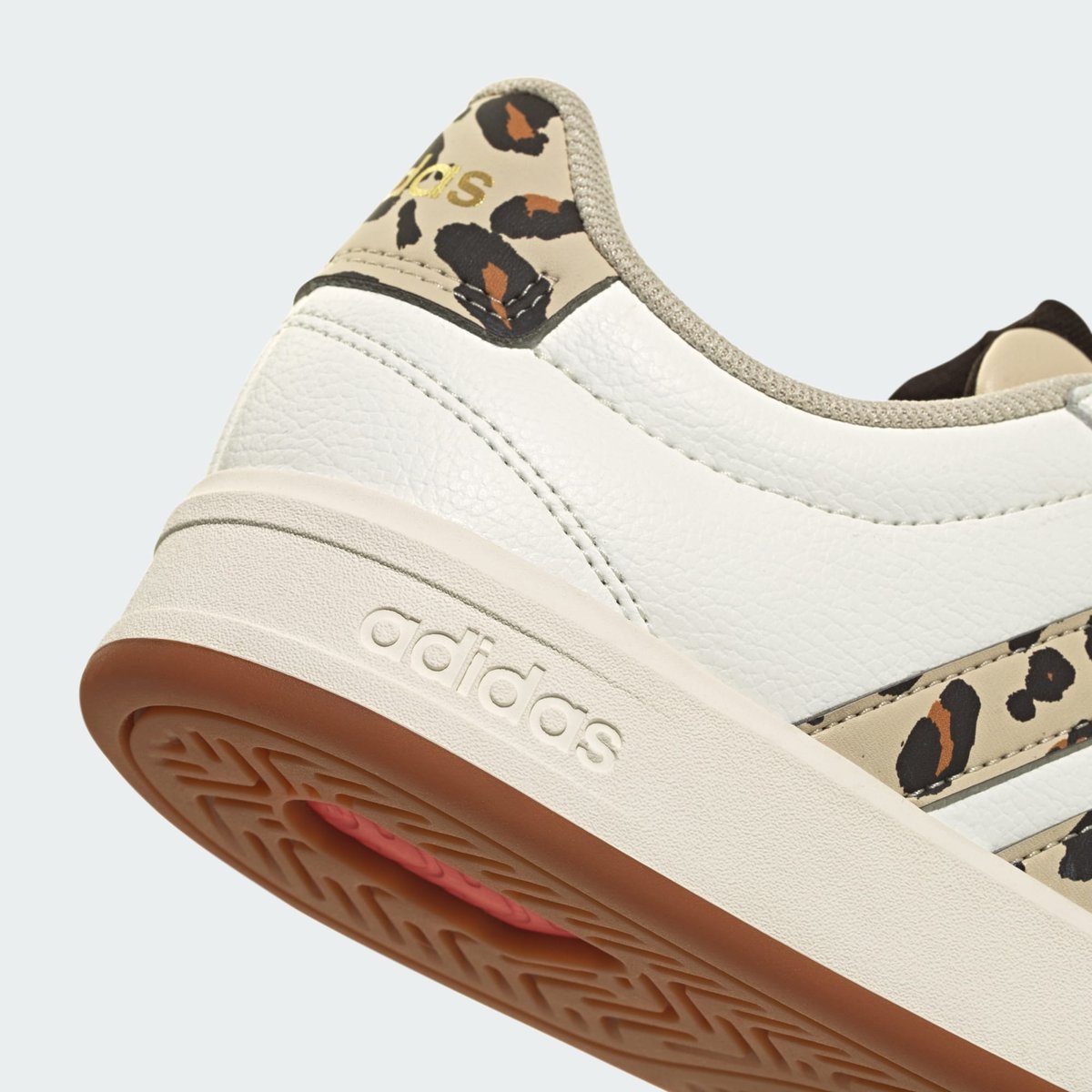 Chaussure Grand Court 3.0. Chaussure Grand Court 3.0. crystal linen / aurora coffee / matte gold, ADIDAS SPORTSWEAR
