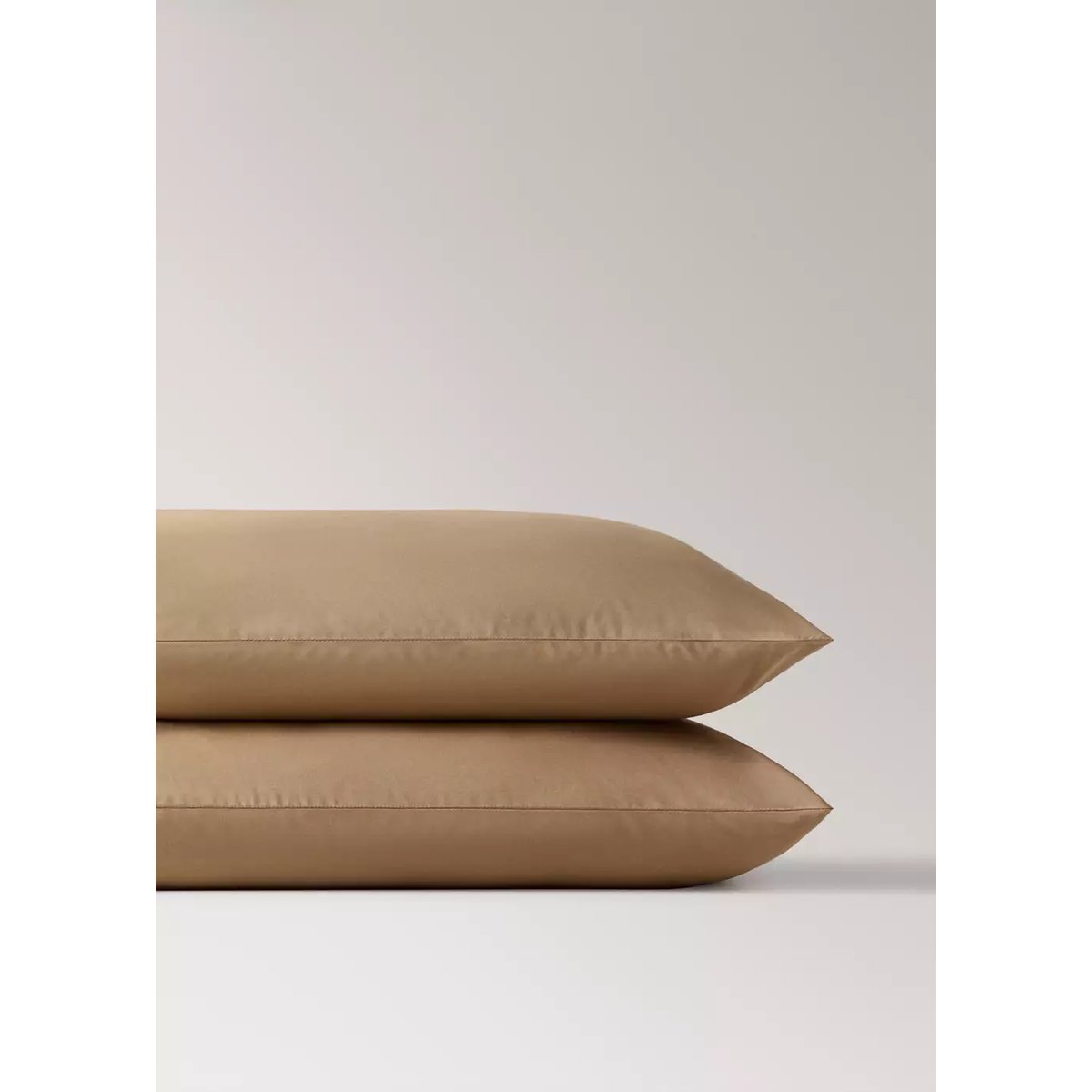 Deux taies d'oreiller percale de coton 300 fils détail passepoilé 50 x 75 cm tabac, MANGO HOME