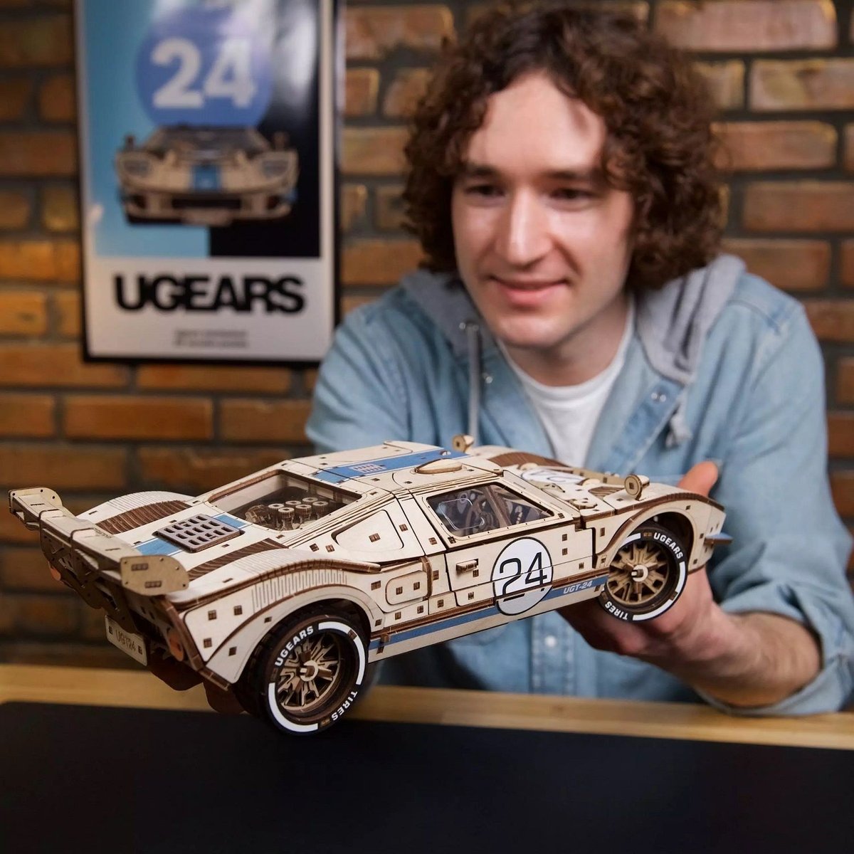Puzzle 3D UGT24 Voiture d'Endurance beige, UGEARS
