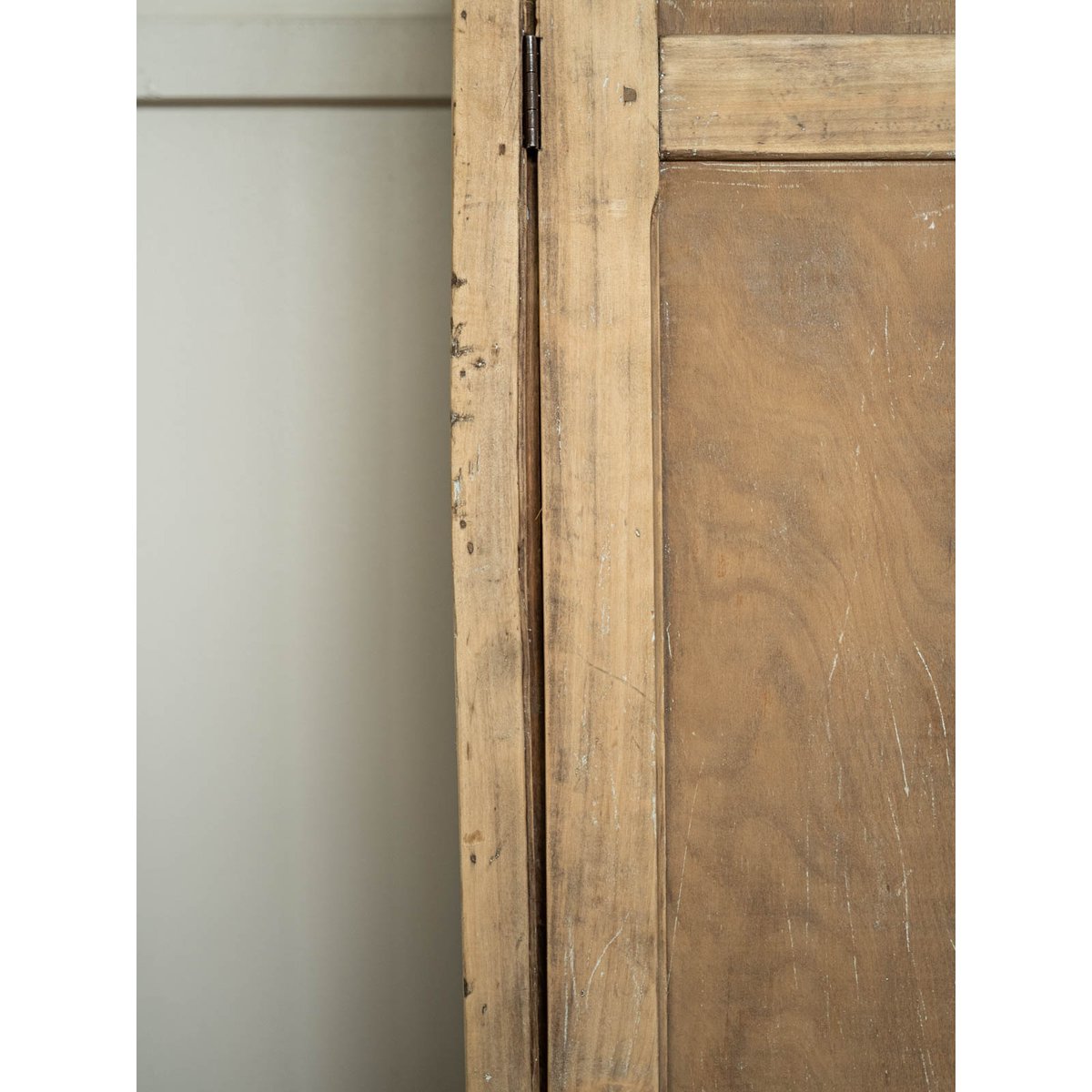 Armoire parisienne en bois clair Blandine N°520 - Bon état bois clair, DEBONGOUT
