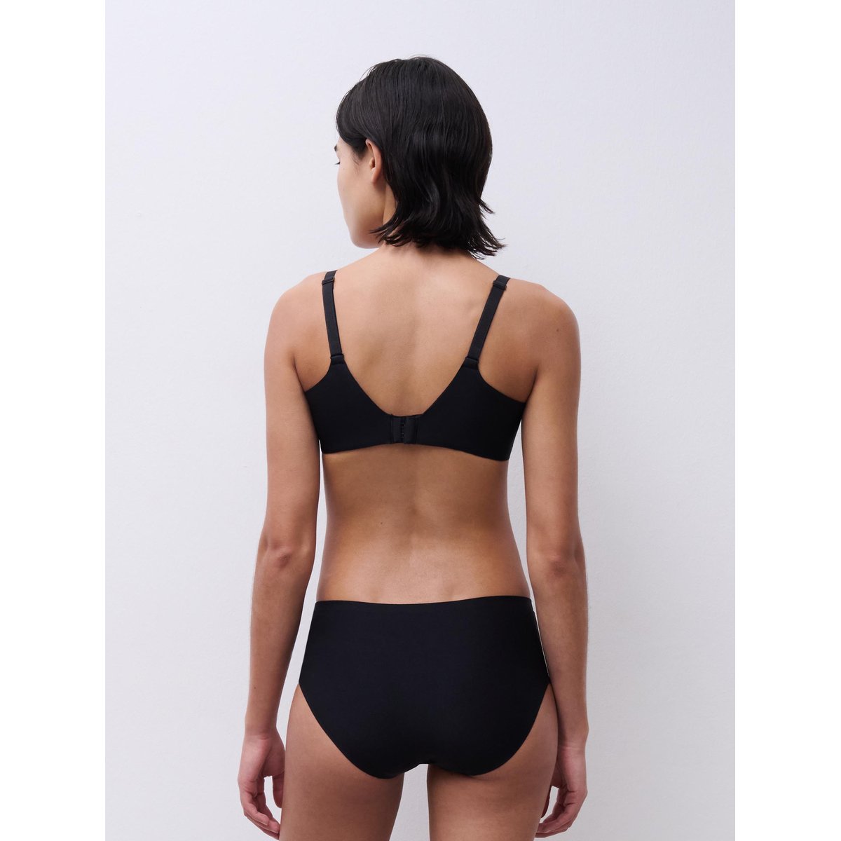 Soutien-gorge emboîtant GRAPHIC SUPPORT noir, CHANTELLE