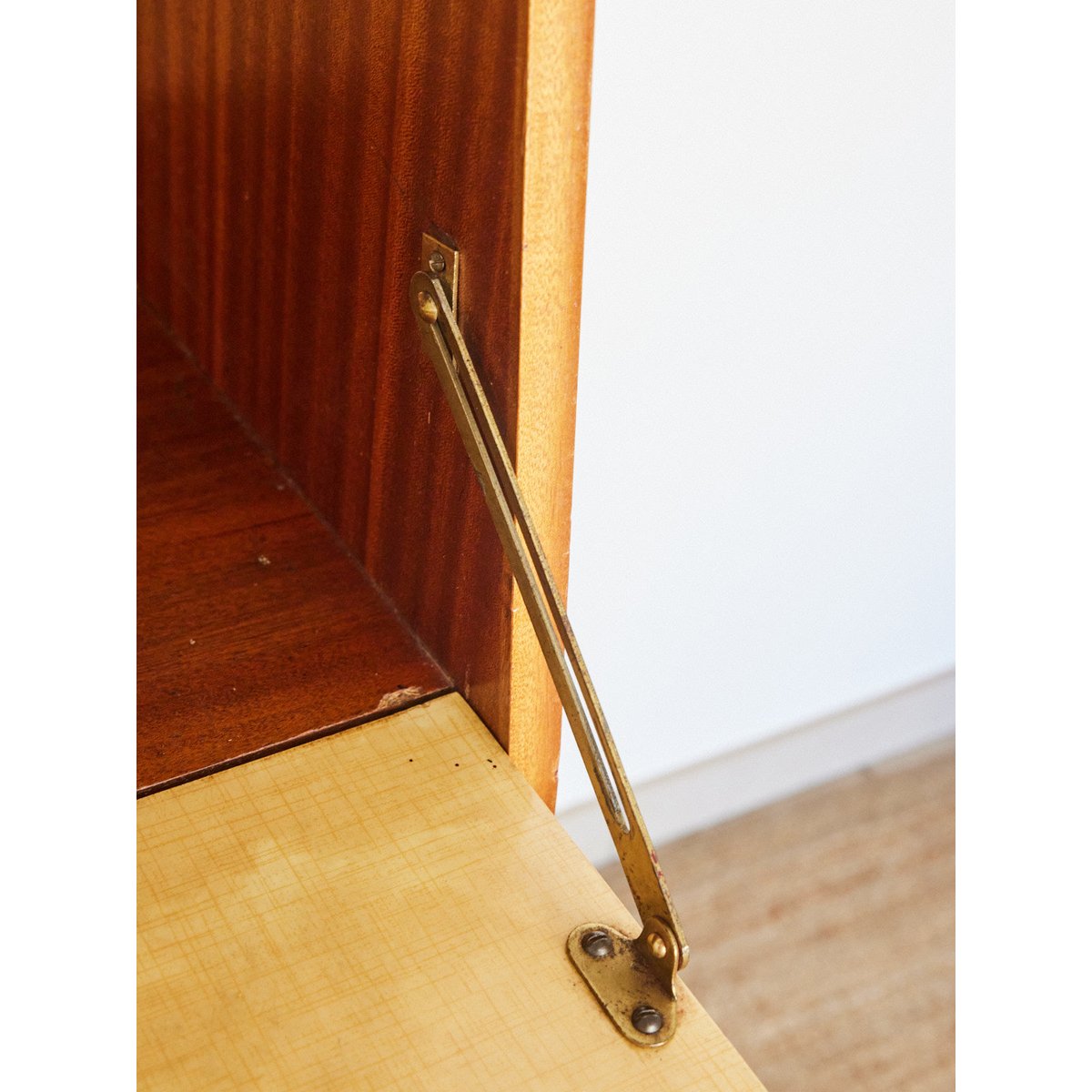Secrétaire Mid-century en bois Honoré N°185 - Bon état bois clair, DEBONGOUT