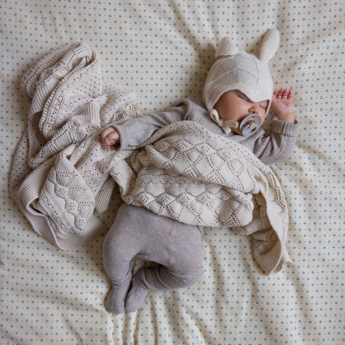 Couverture bébé en tricot blanc, CAM CAM