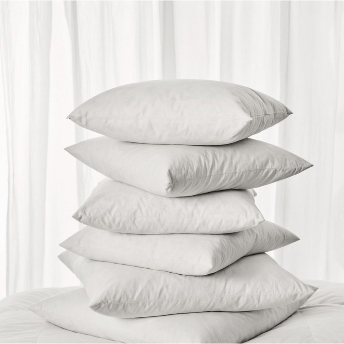 Coussin en plumes garnissage carré blanc, IB LAURSEN