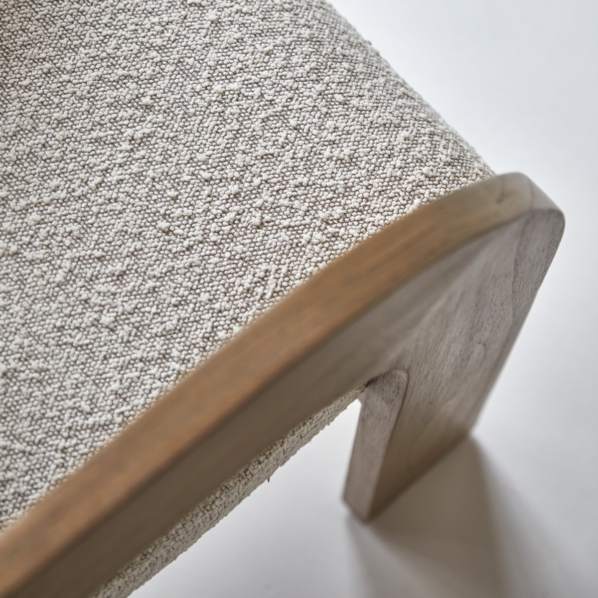 Chaise en Mindi clair massif, BOTI beige, TIKAMOON