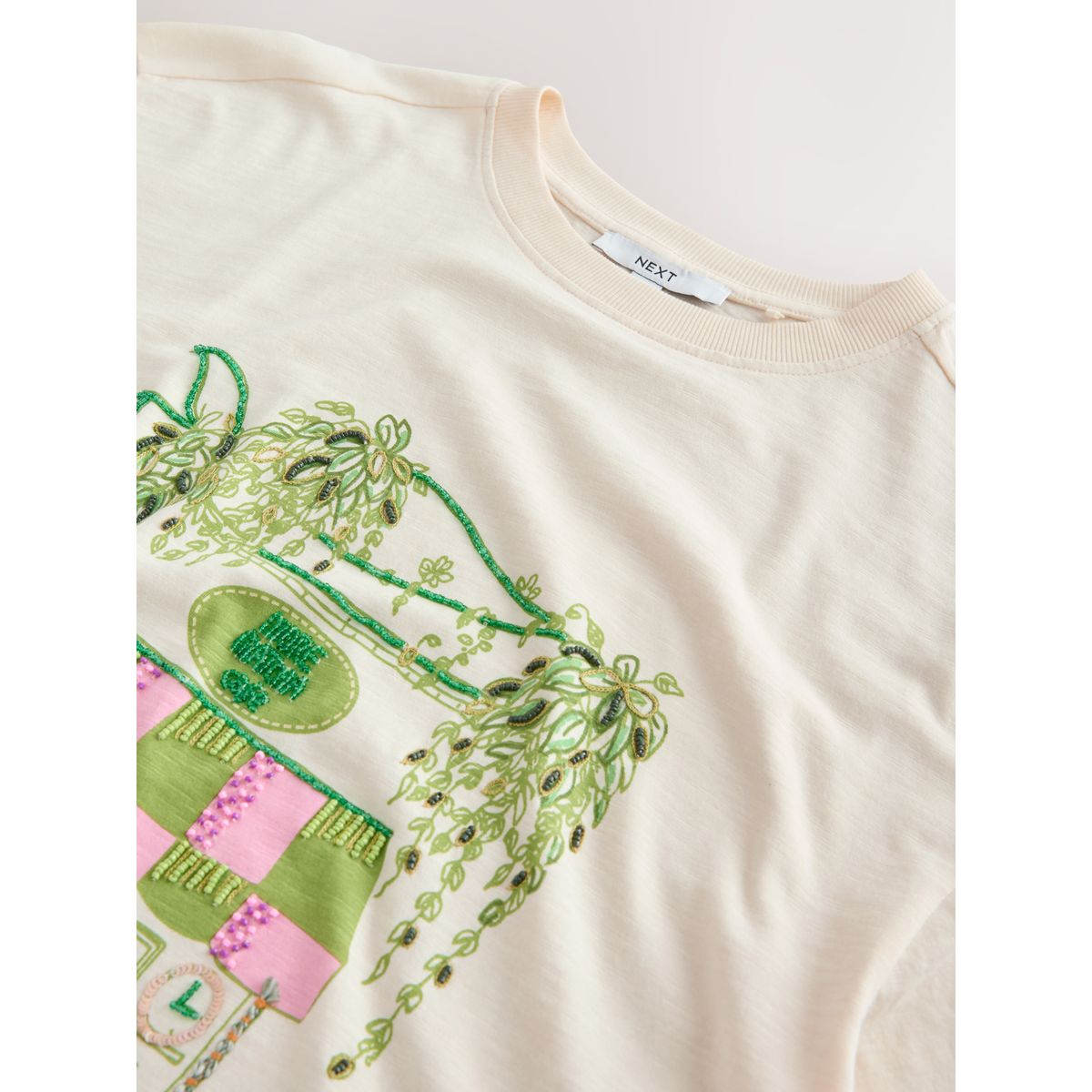 T-shirt droit ras du cou à manches courtes graphisme matcha perlé écru, NEXT