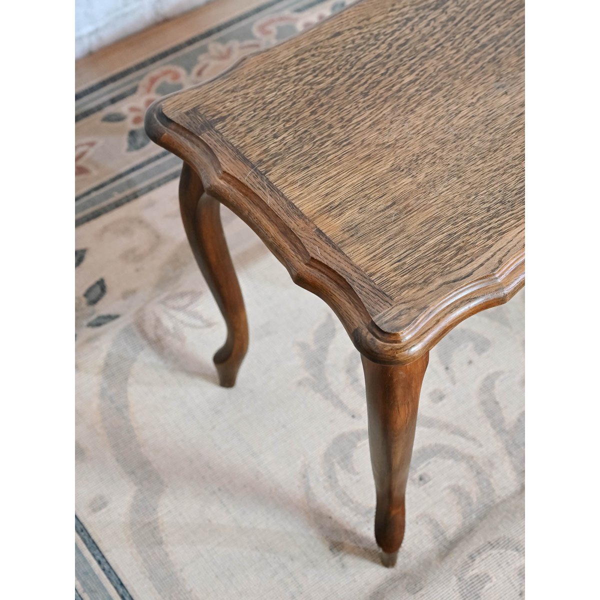 Elégante table d'appoint en bois Francine N°1521 - Bon état bois foncé, DEBONGOUT