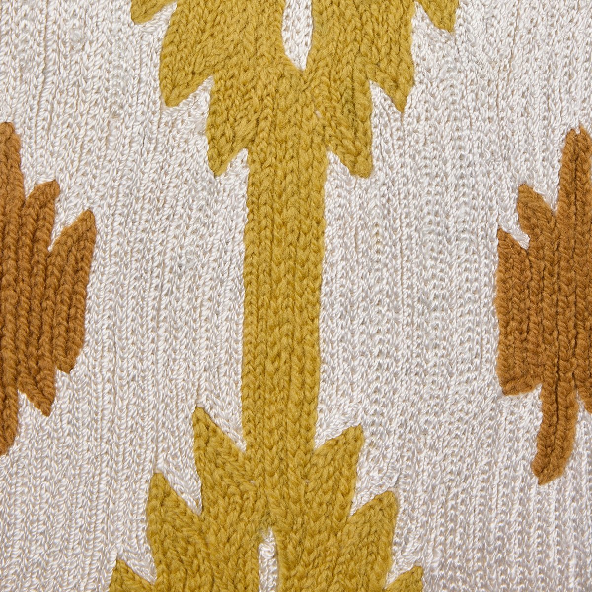Housse De Coussin en Motif ikat en point de chainette JOKO ivoire et jaune, MADURA