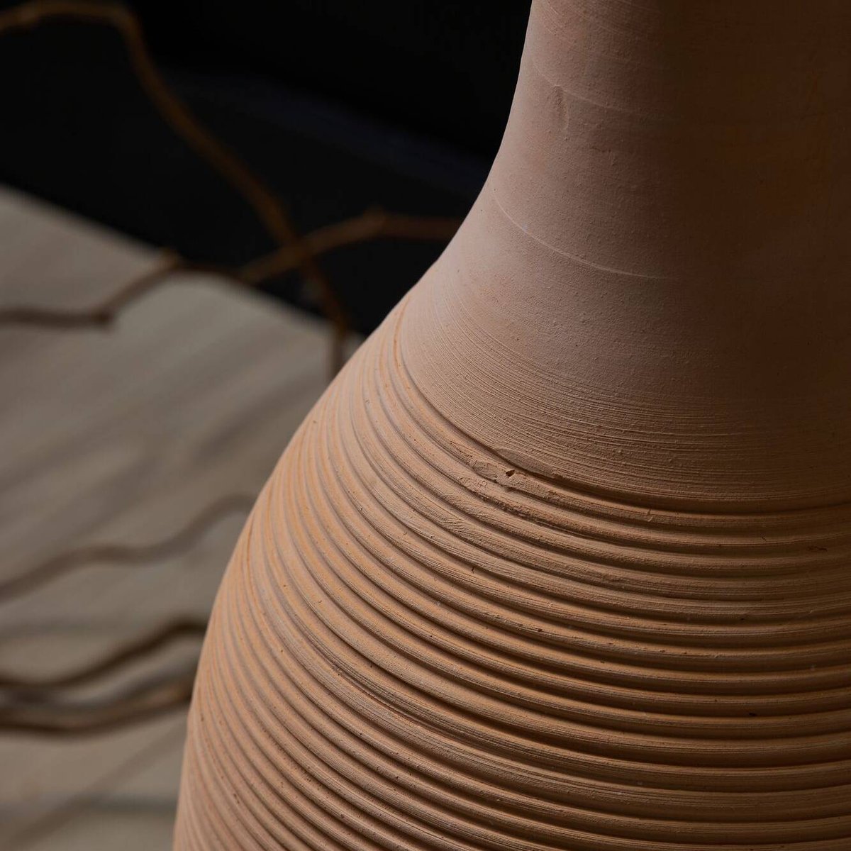 Vase à poser au sol en céramique terracota H66cm - MILANO marron, CAMIF