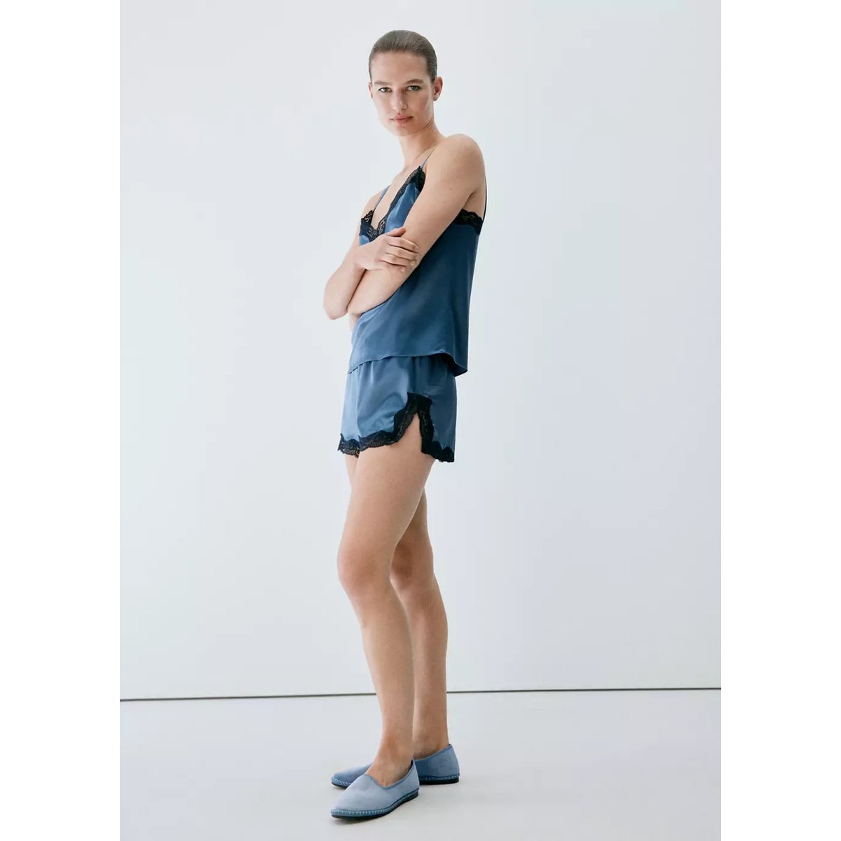 Haut en soie et dentelle contrastée bleu, MANGO