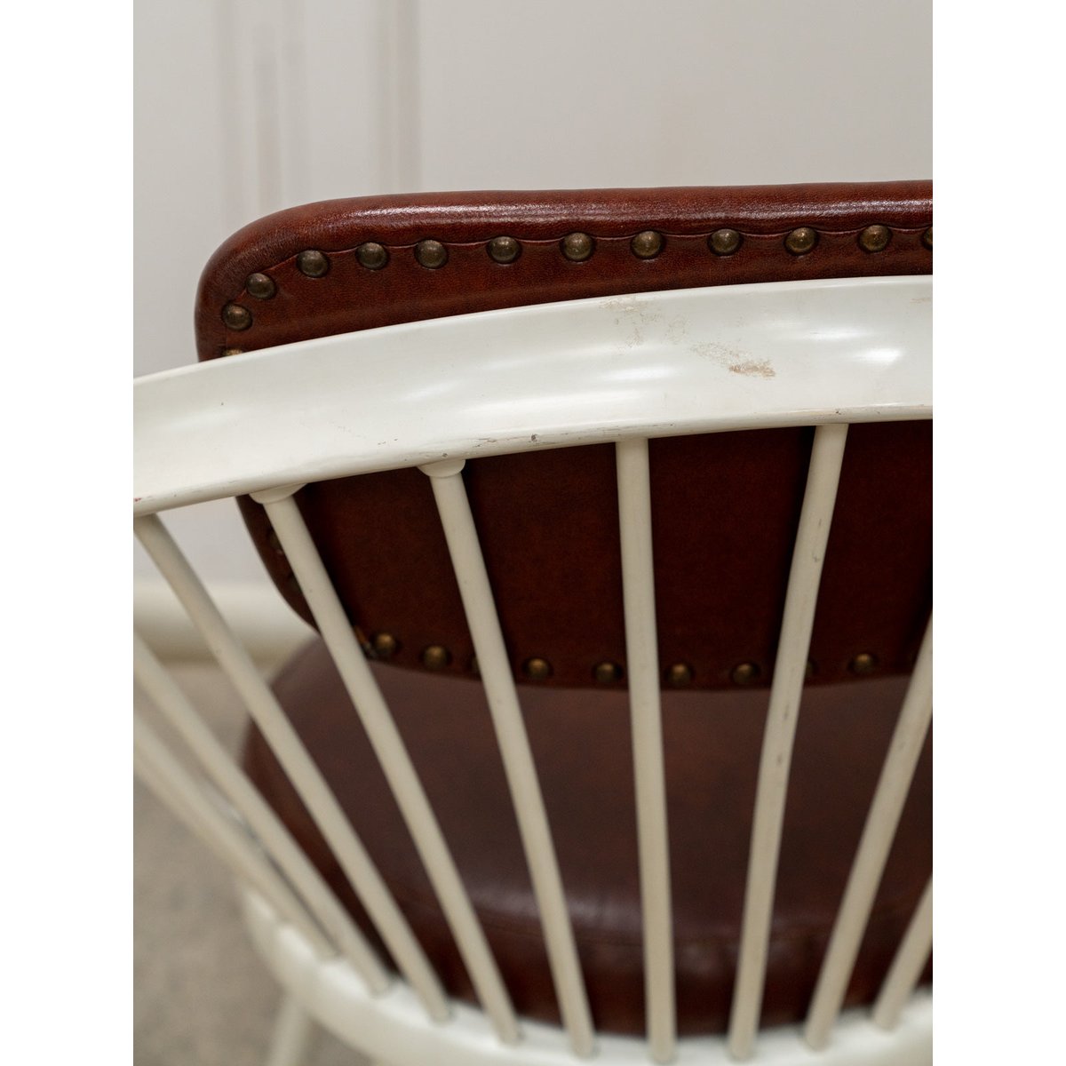 Fauteuil circle en cuir par Yngve Ekström Jakob N°1293 - Bon état blanc, DEBONGOUT