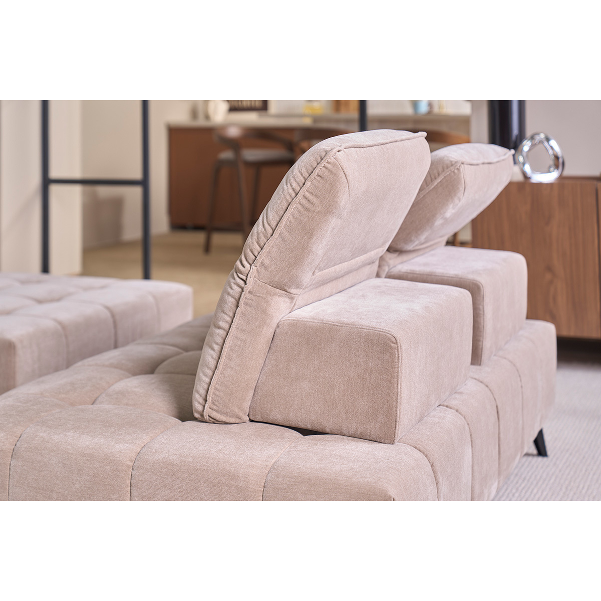 Canapé modulable 4 places avec têtières ajustables en tissu effet velours vert kaki et métal noir OLMO taupe, MILIBOO