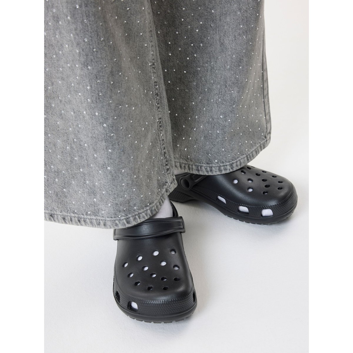Pantoufles black1, TWO SOON