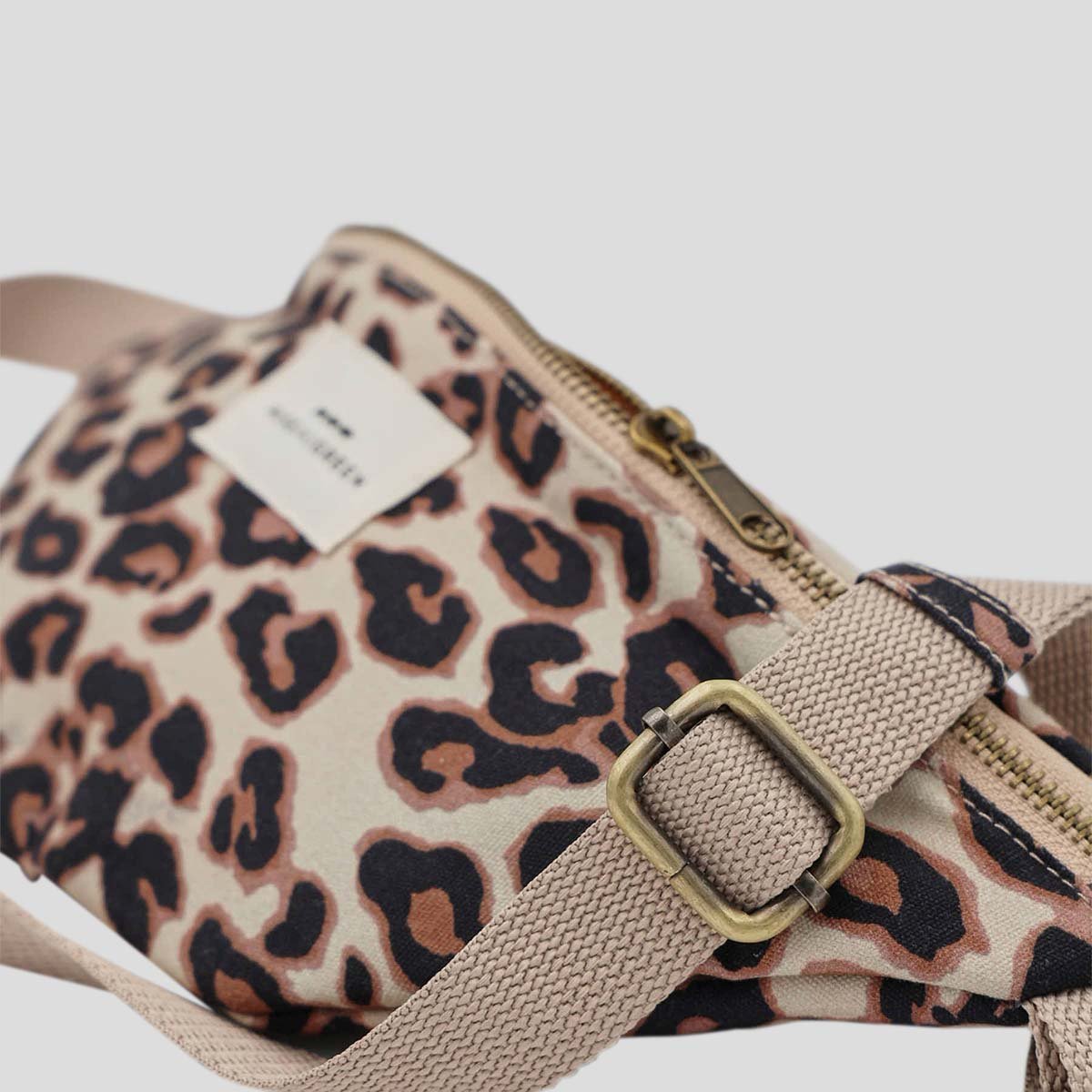 Sac banane taupe, MISE AU GREEN
