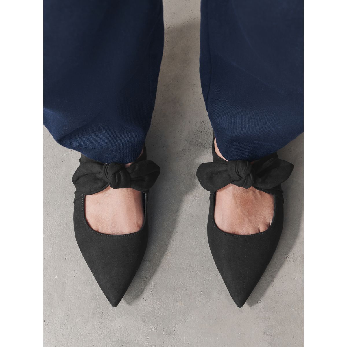 Chaussures plates à bride arrière/bout pointu noir, NEXT