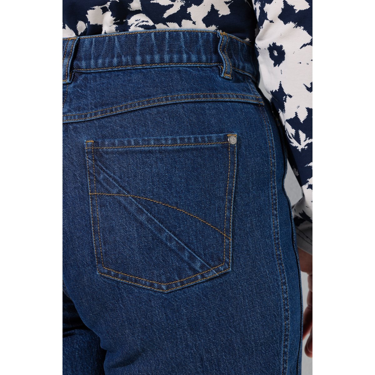 Jean Barrel en coton bio, taille confortable bleu jean, ULLA POPKEN