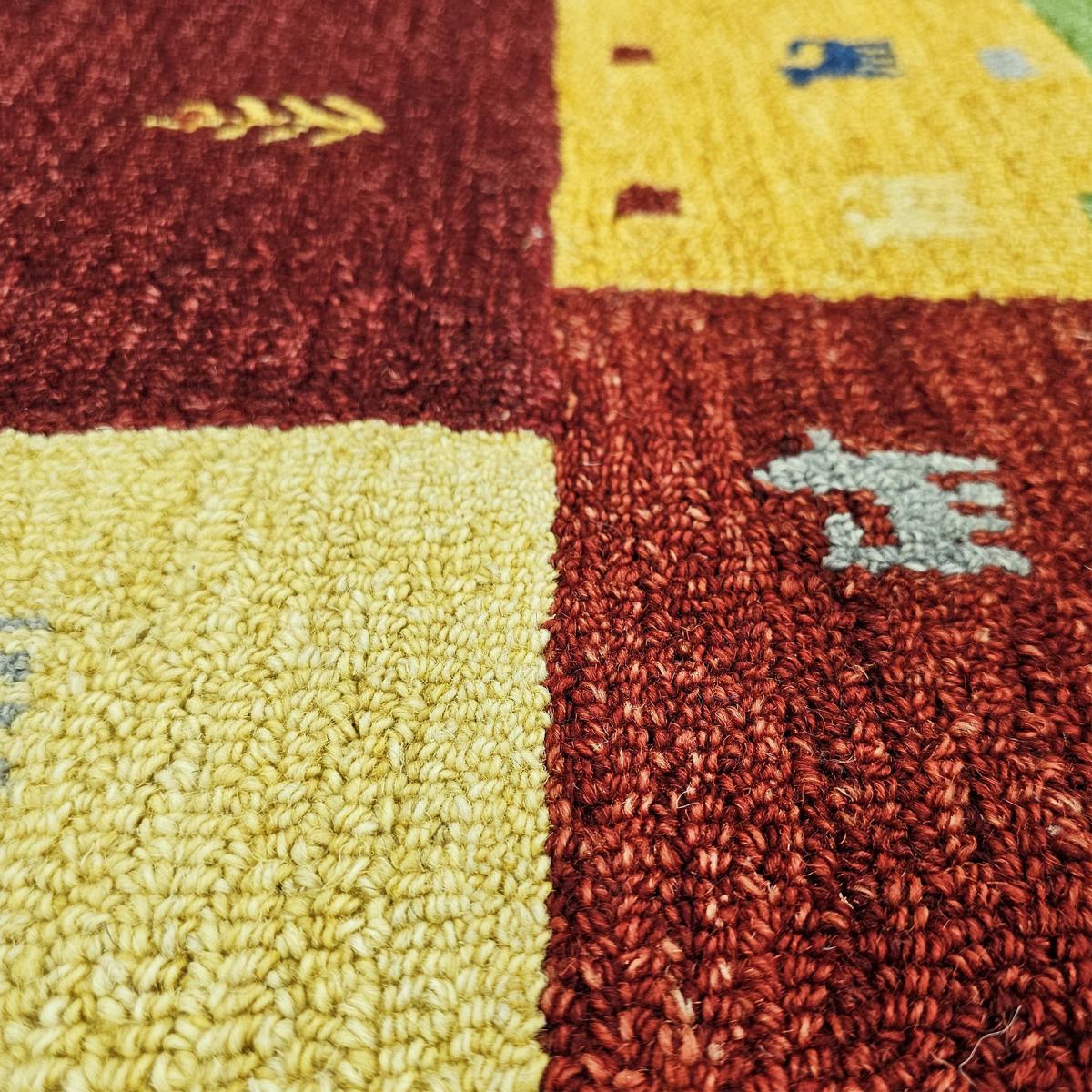 Tapis d'orient MYLA fait main en Laine, motif Gabbeh multicolore bordeaux, jaune, multicolore, UN AMOUR DE TAPIS