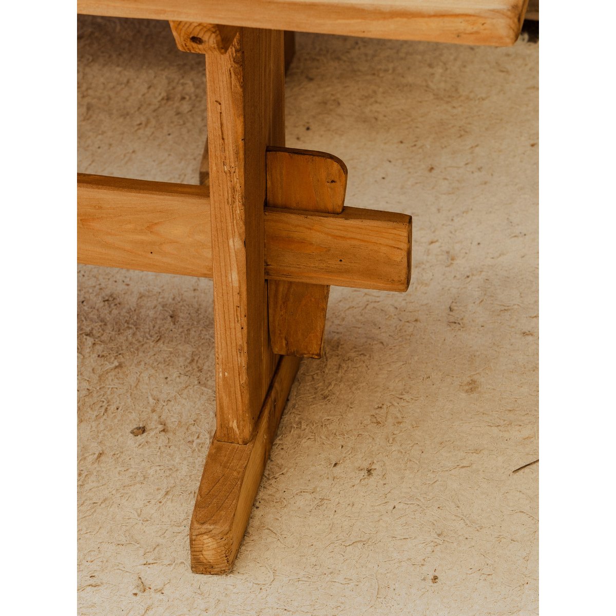 Paire de bancs en bois Antoine N°463 - Bon état bois clair, DEBONGOUT
