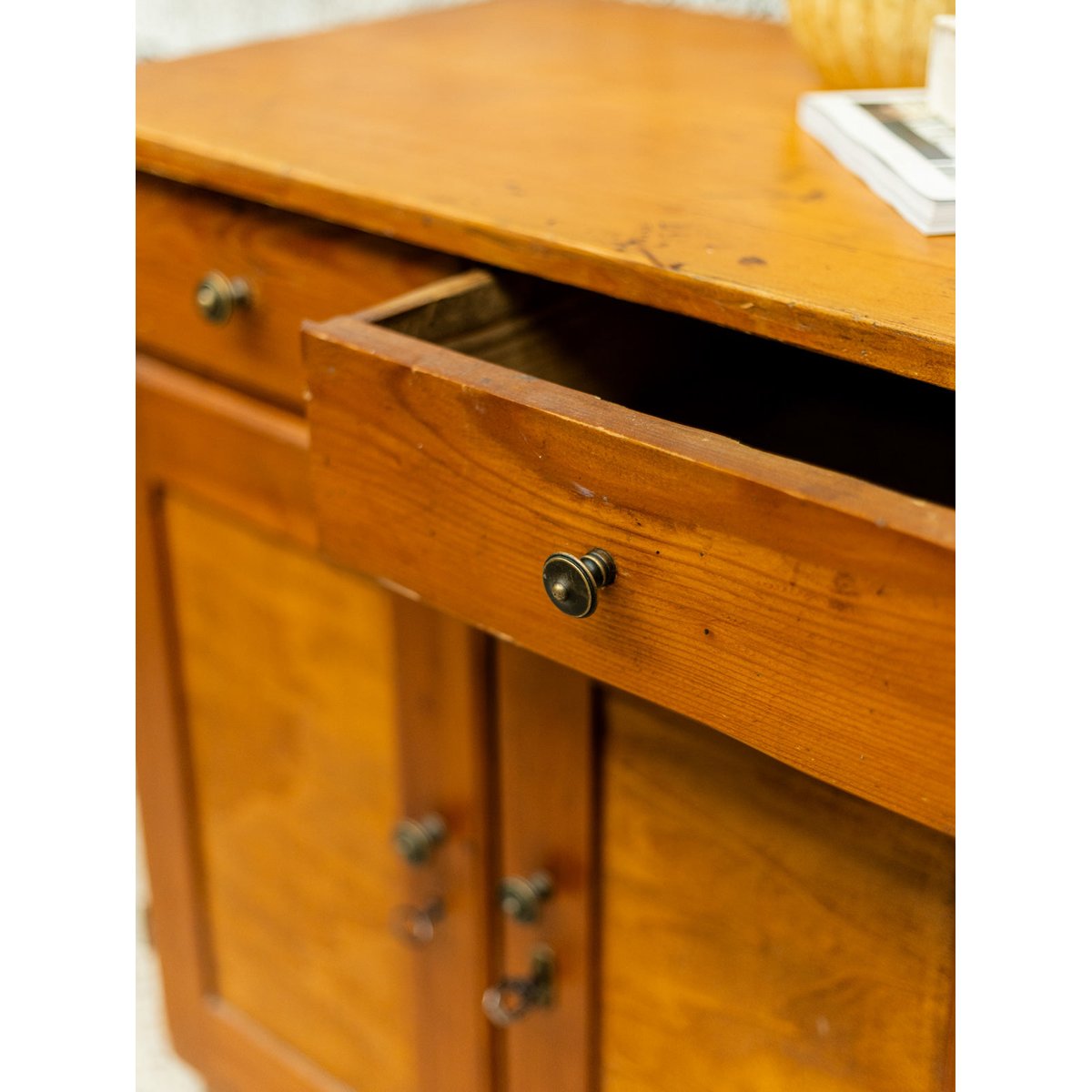 Buffet parisien Gilbert N°1748 - Bon état marron, DEBONGOUT