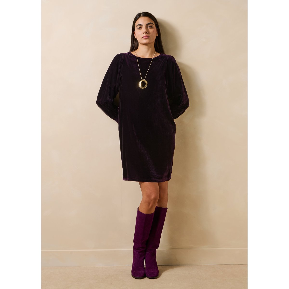 Robe courte manches longues en velours vin, LA FEE MARABOUTEE
