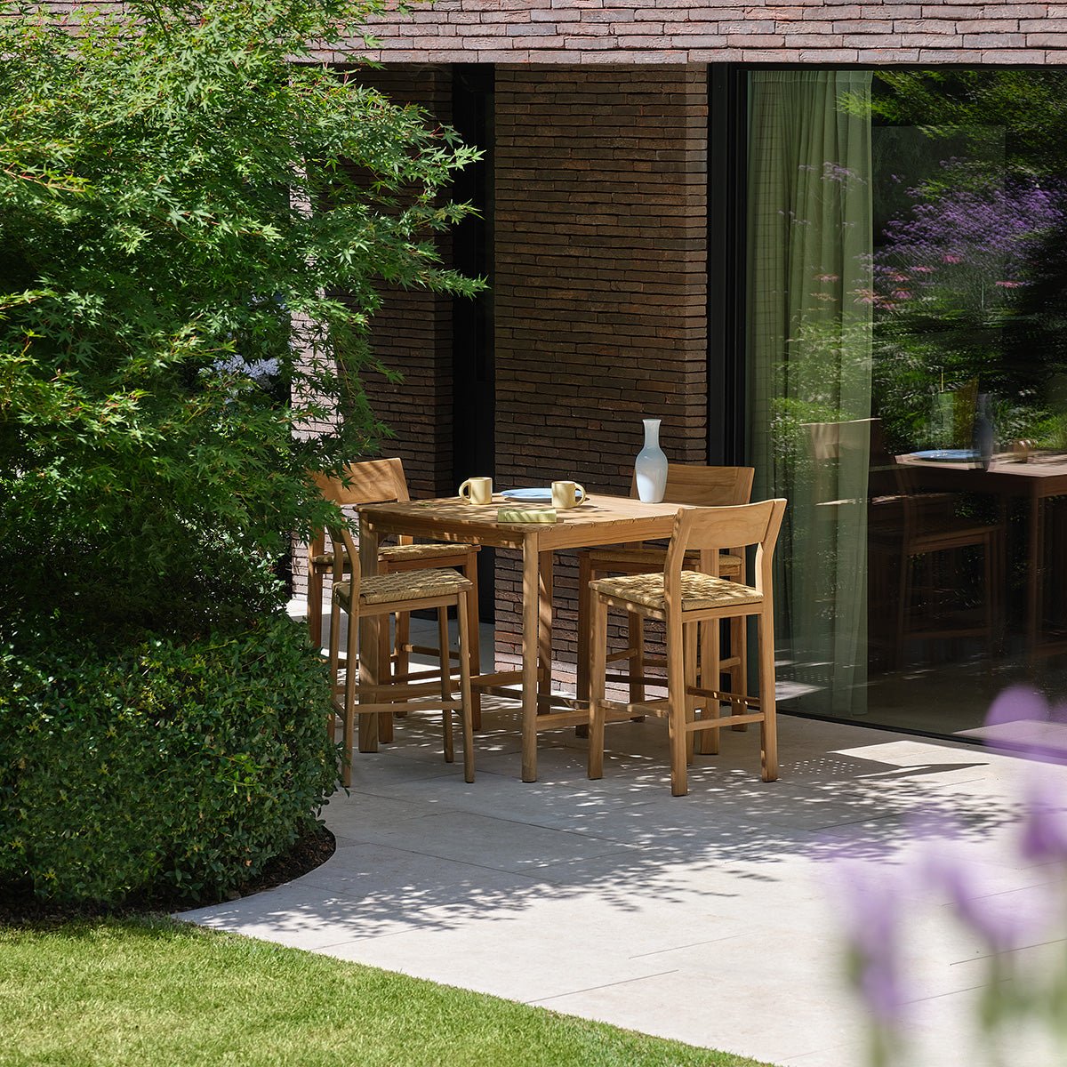 Lot de 2 chaises de bar de jardin en teck PIANA naturel, BERAH GETAH
