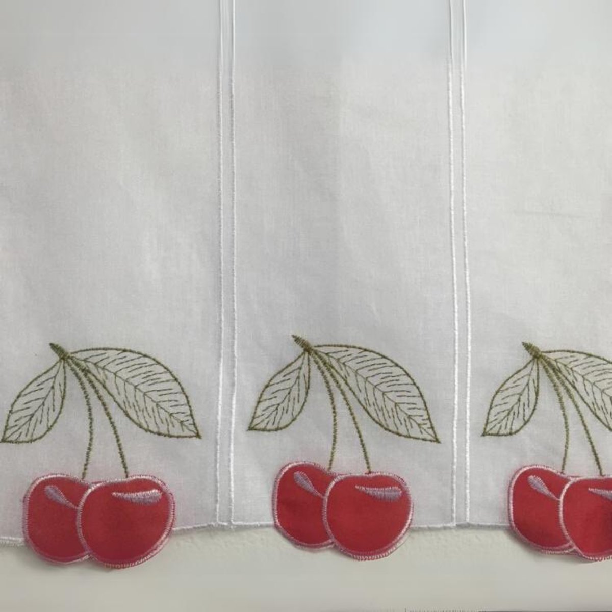 Brise bise brodé griottes rouge, LINDER