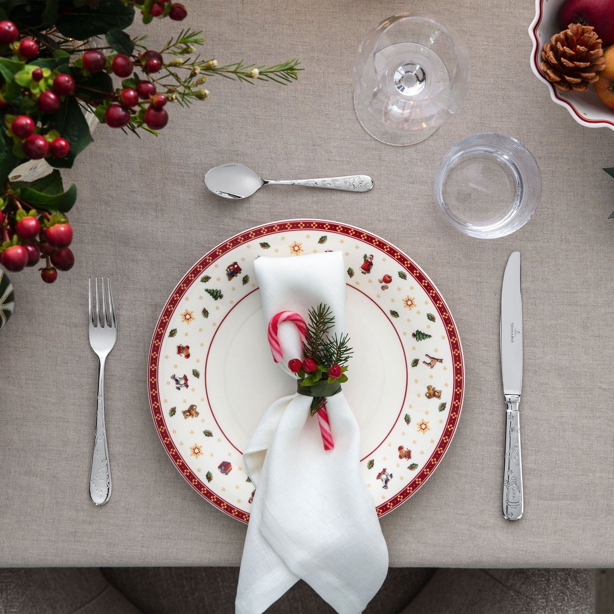 Assiette Plate TOY'S DELIGHT rouge, VILLEROY & BOCH