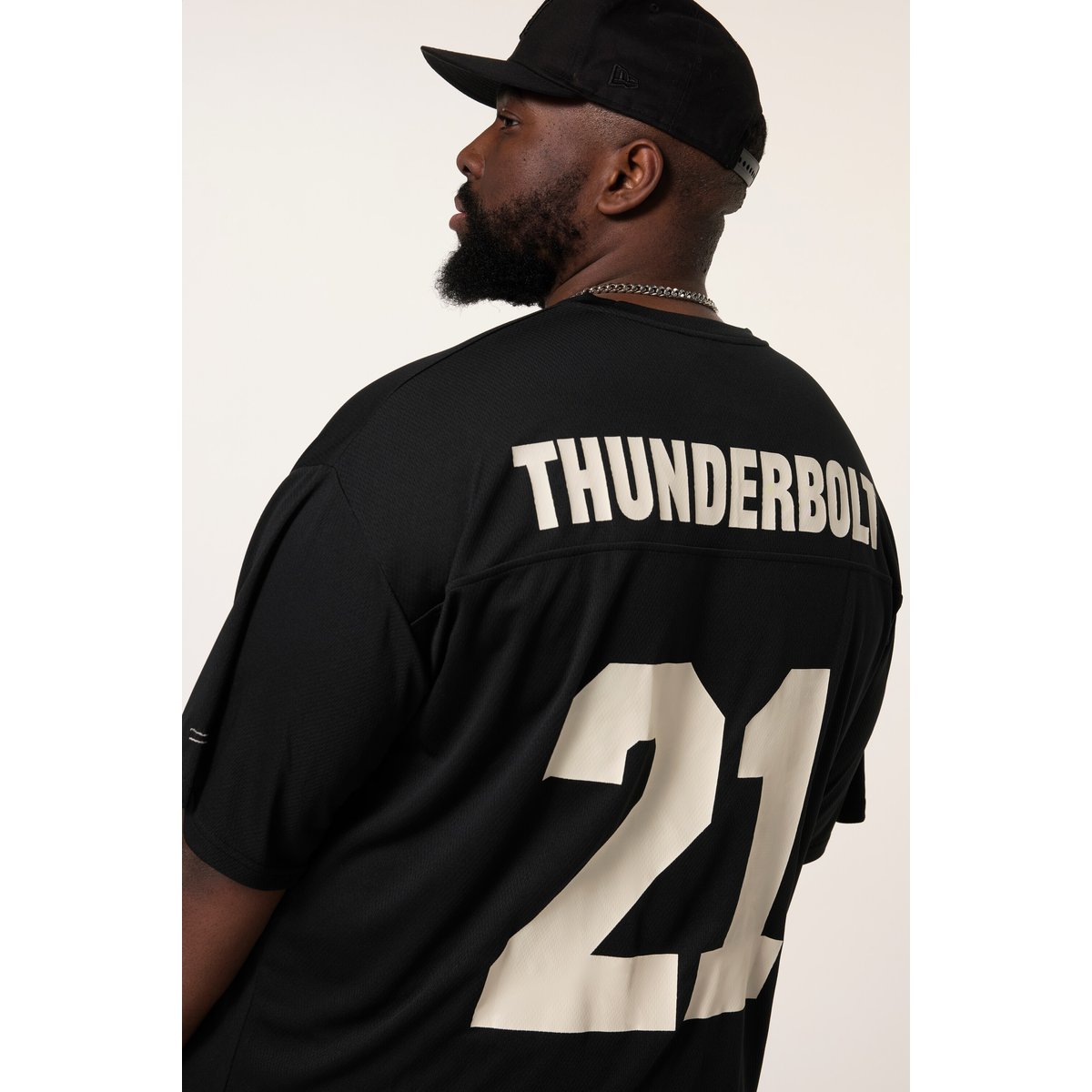 T-shirt noir, STHUGE