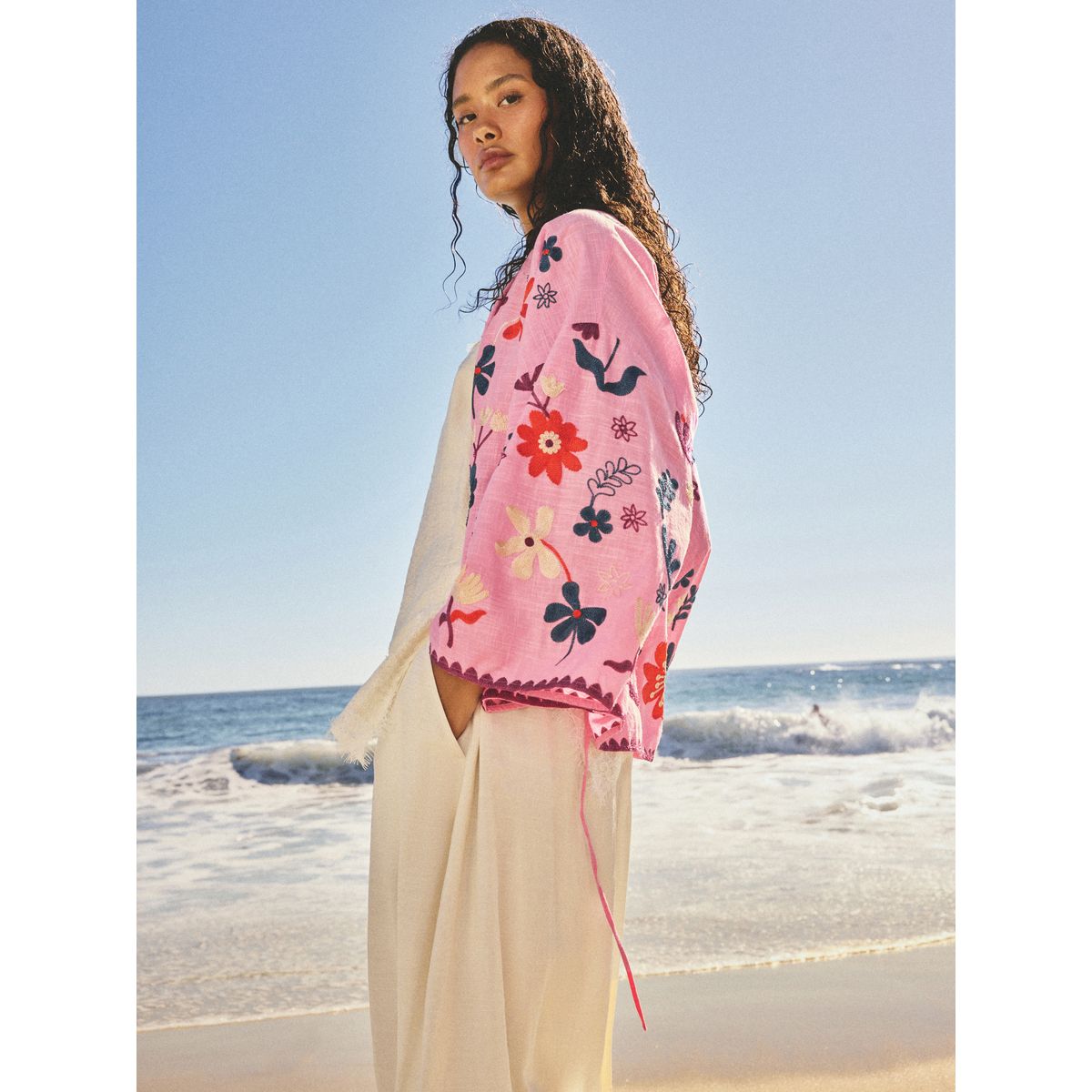 Veste à nouer sur le devant floral brodé rose, NEXT