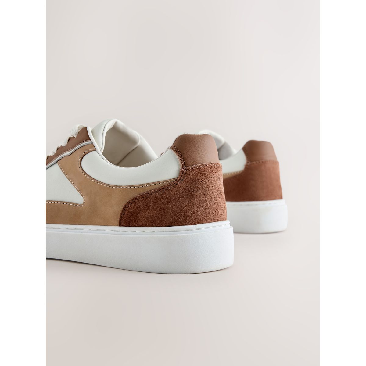 Baskets habillées et décontractées beige, NEXT
