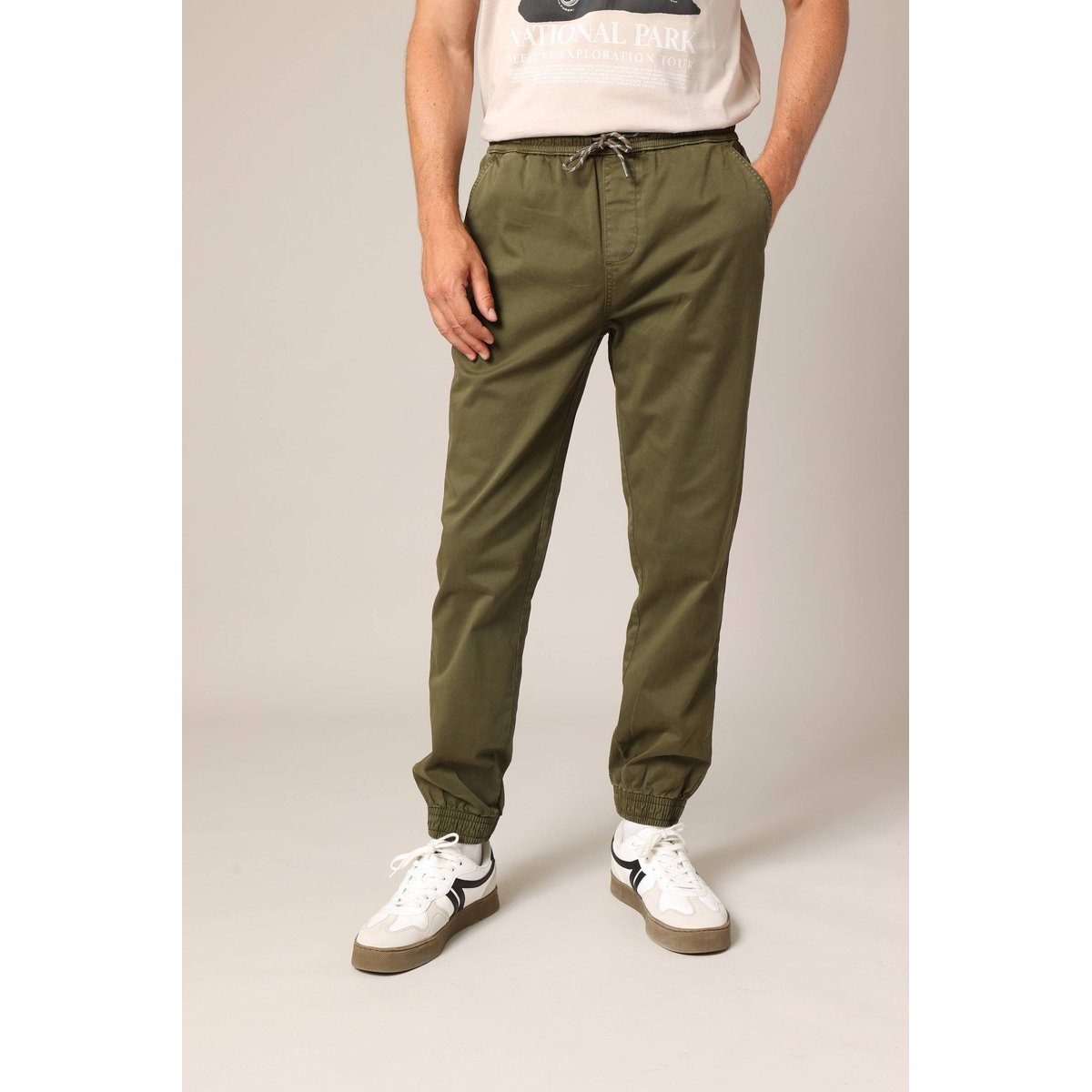 Pantalon décontracté en coton avec taille élastiquée JEMMY olive, DEELUXE