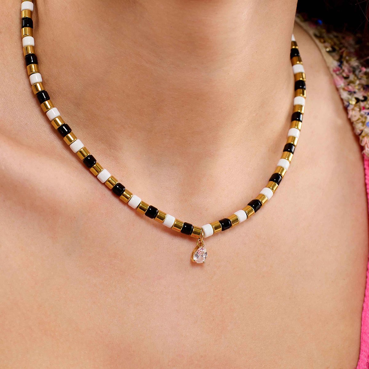 Collier avec perles et pampille en crystal SARBAKANE noir, HIPANEMA